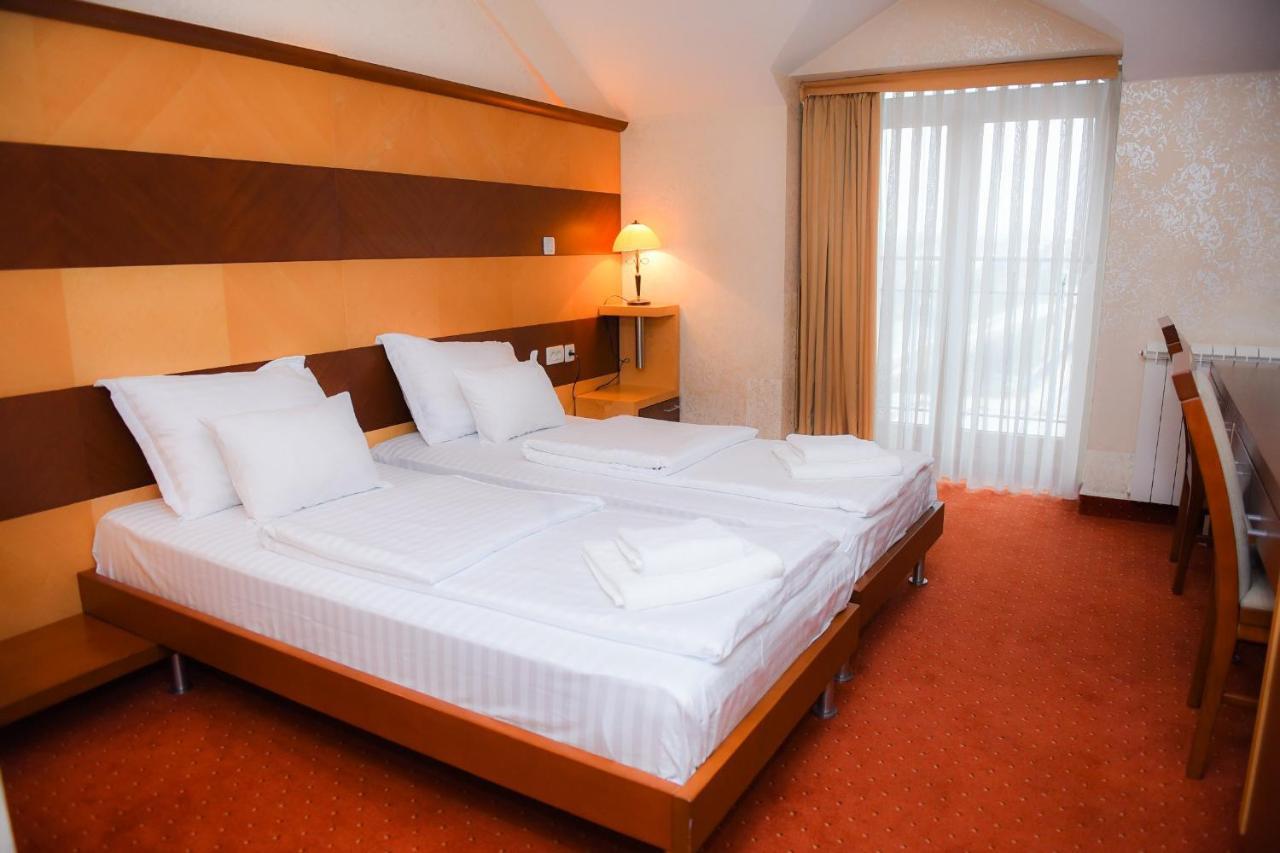 Hotel Marshal Nikšić Kültér fotó