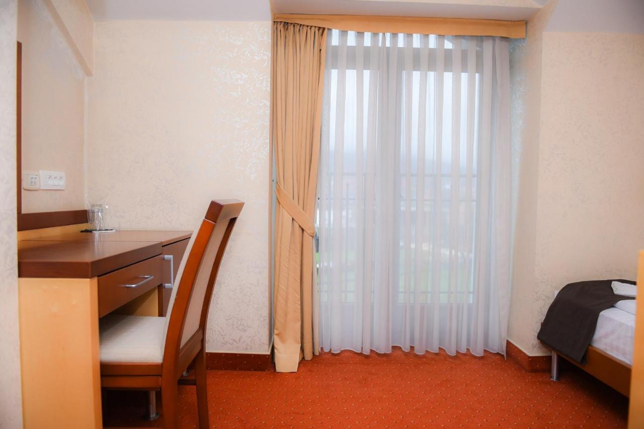 Hotel Marshal Nikšić Kültér fotó