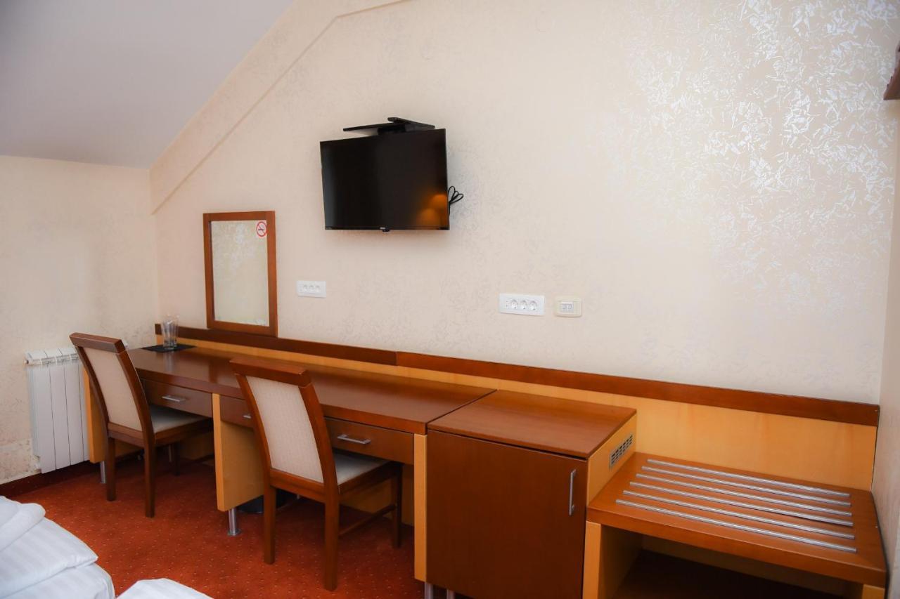 Hotel Marshal Nikšić Kültér fotó
