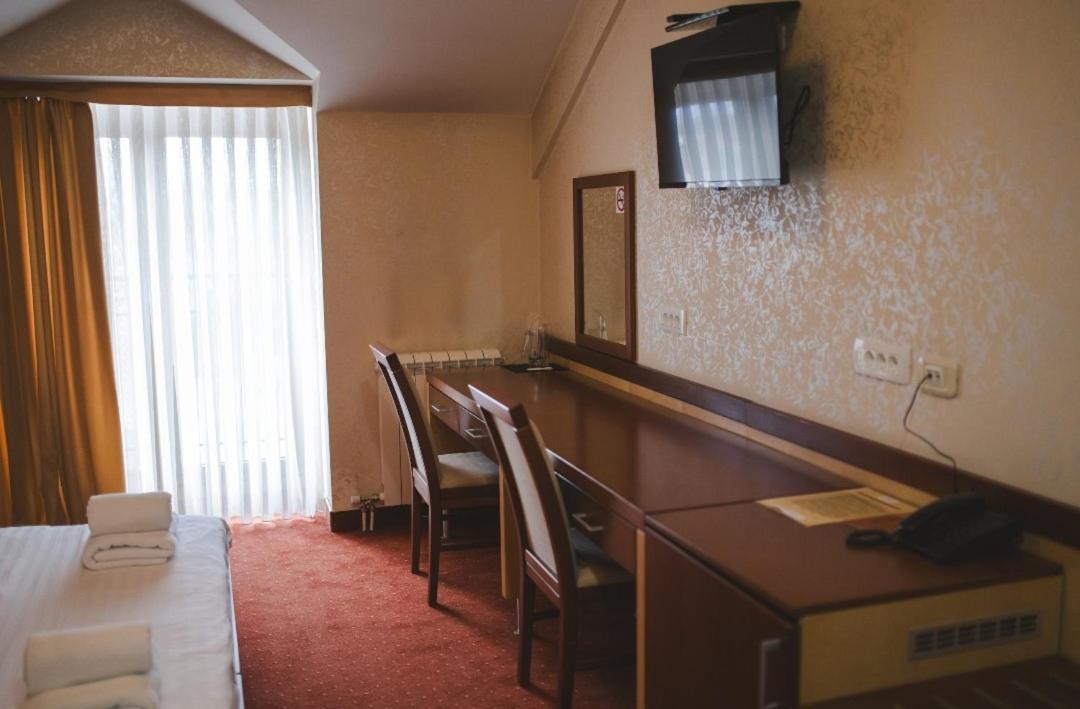 Hotel Marshal Nikšić Kültér fotó
