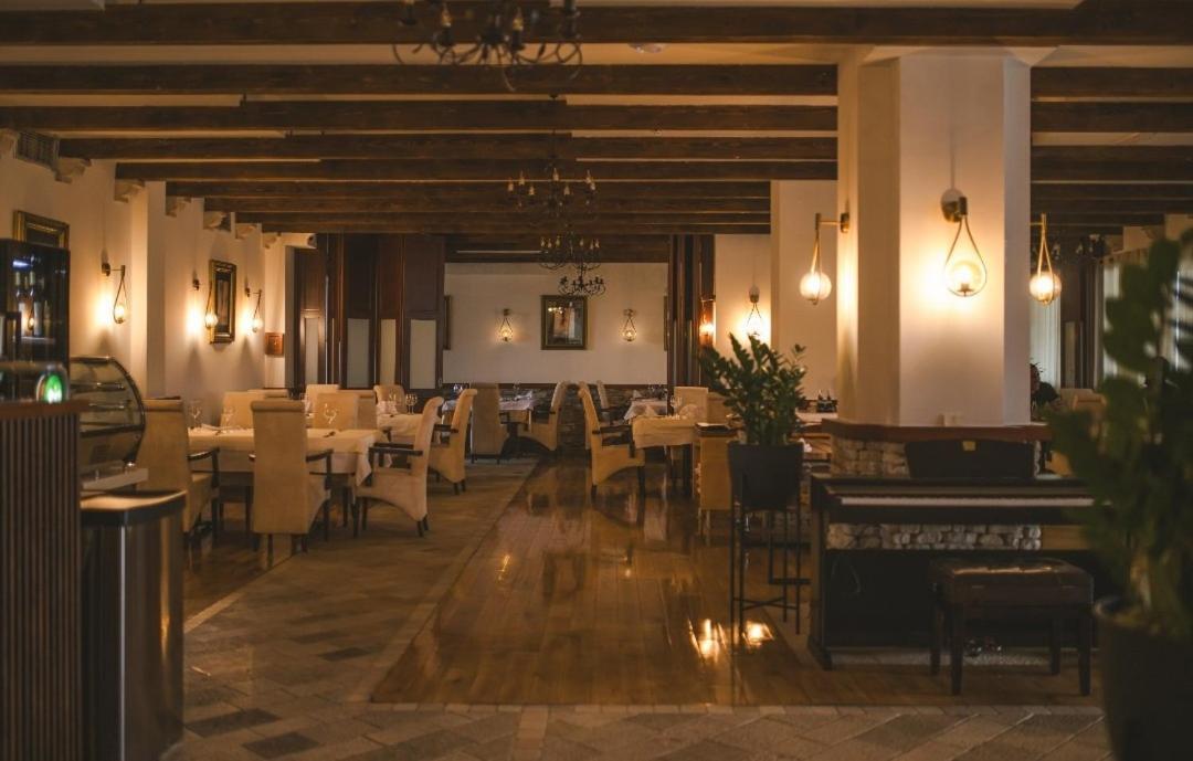 Hotel Marshal Nikšić Kültér fotó
