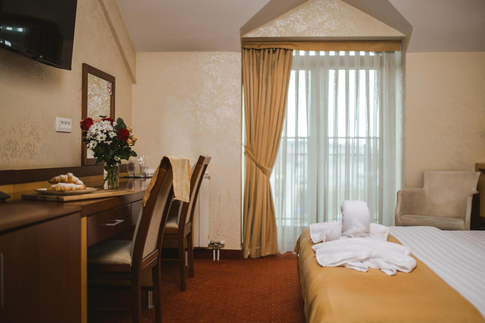 Hotel Marshal Nikšić Kültér fotó