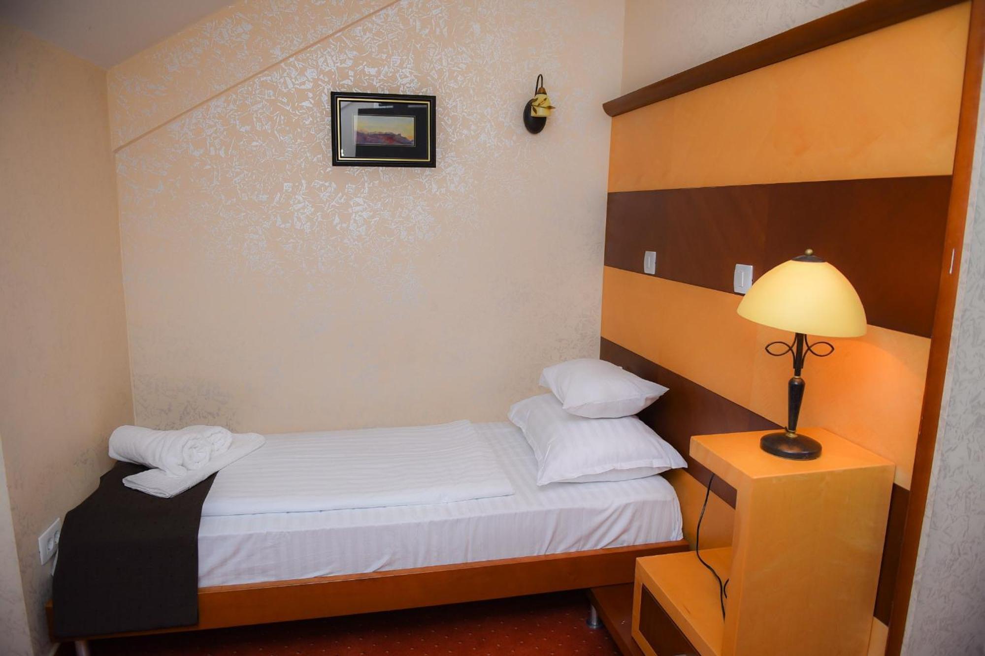 Hotel Marshal Nikšić Kültér fotó